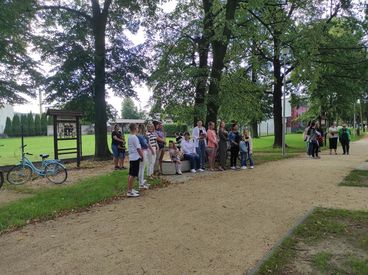Narodowe czytanie w Małym Parku w Lututowie
